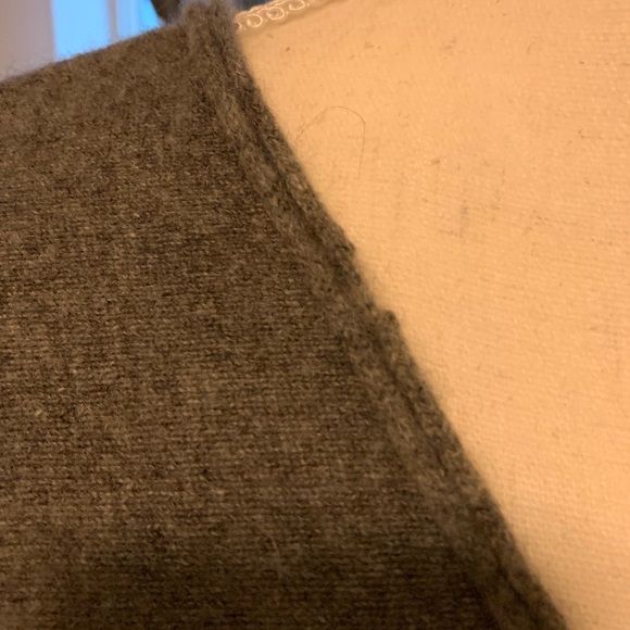 100% Cashmere Sweater - Picture 3 of 3